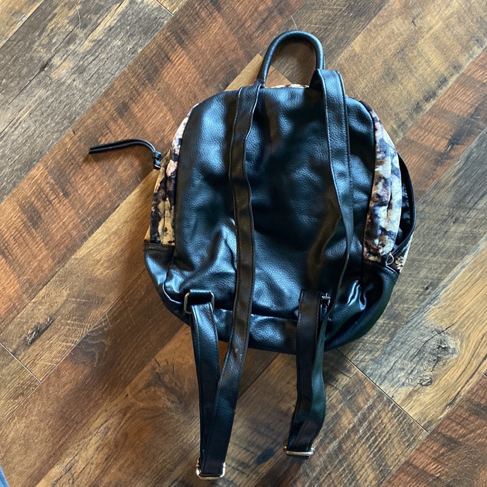 Mossimo floral backpack - Picture 3 of 6